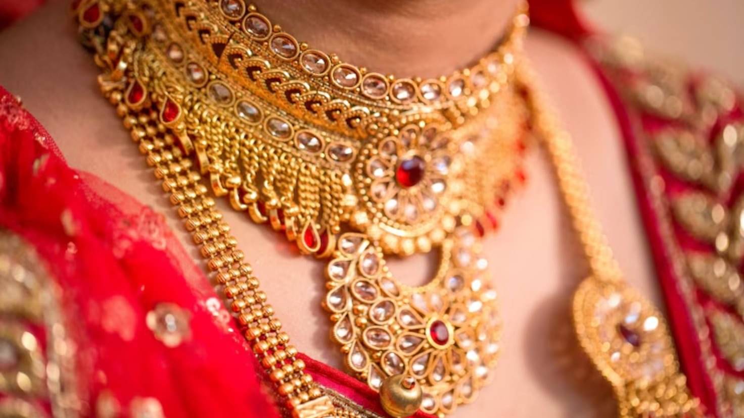 Gold Price Slips Rs 832 To Rs 1.08 Lakh per 10 gm After Fed Cut – Check Latest Rate In Delhi, Mumbai, Chennai And Other Cities