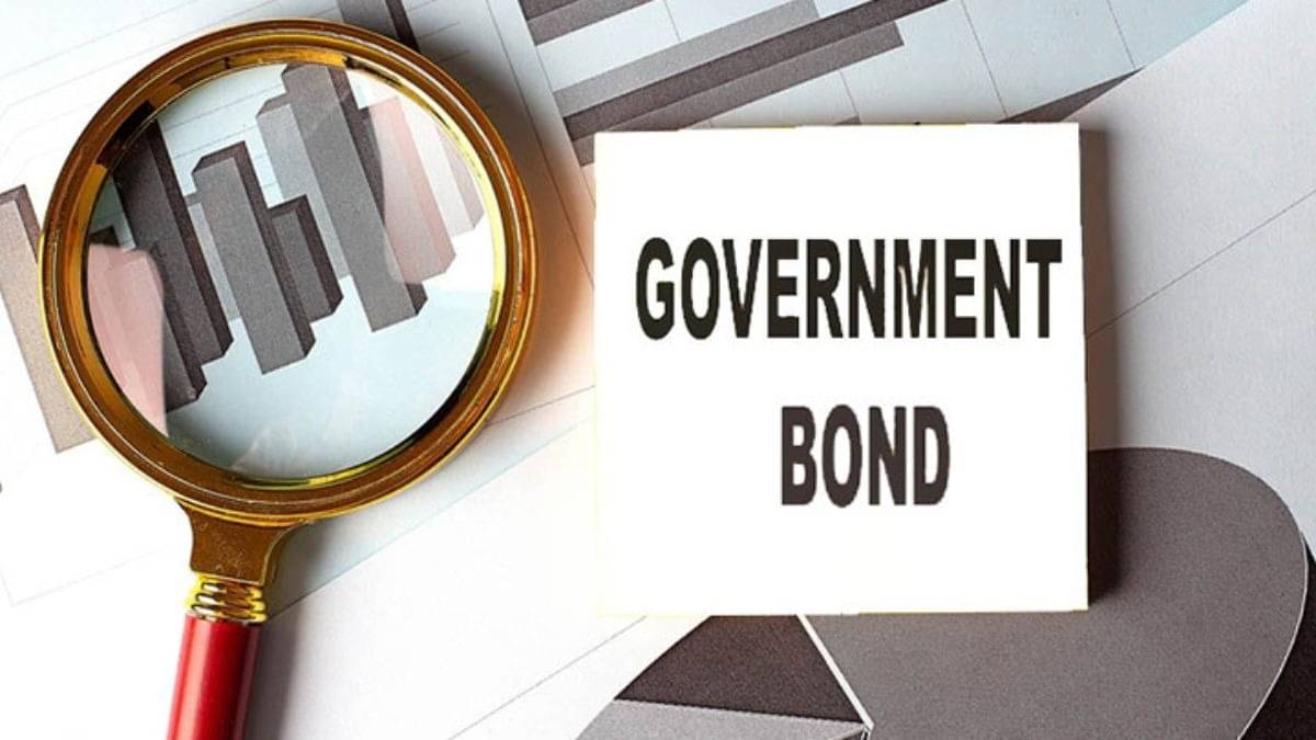 Government Bonds End Flat as Market Awaits Second-Half Borrowing Plan; RBI Rate Decision in Focus
