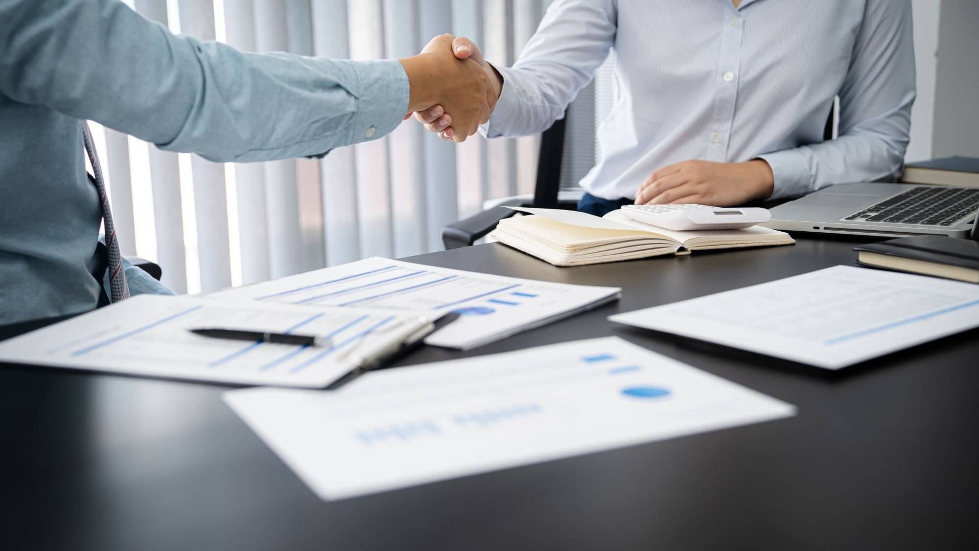 India Hiring Trends August 2025: Why Non-IT Sectors Are Shining — All You Need to Know
