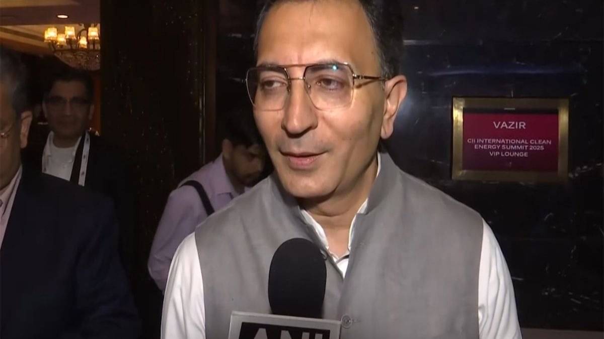 MOS Commerce Jitin Prasada Highlights India’s Push for Renewable Energy, 500 MW Solar Project on Horizon