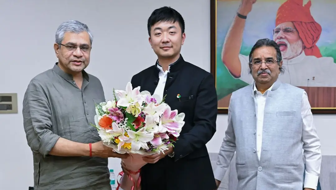 Nothing CEO Carl Pei Meets Ashwini Vaishnaw, Announces USD 100 Million Manufacturing JV In India