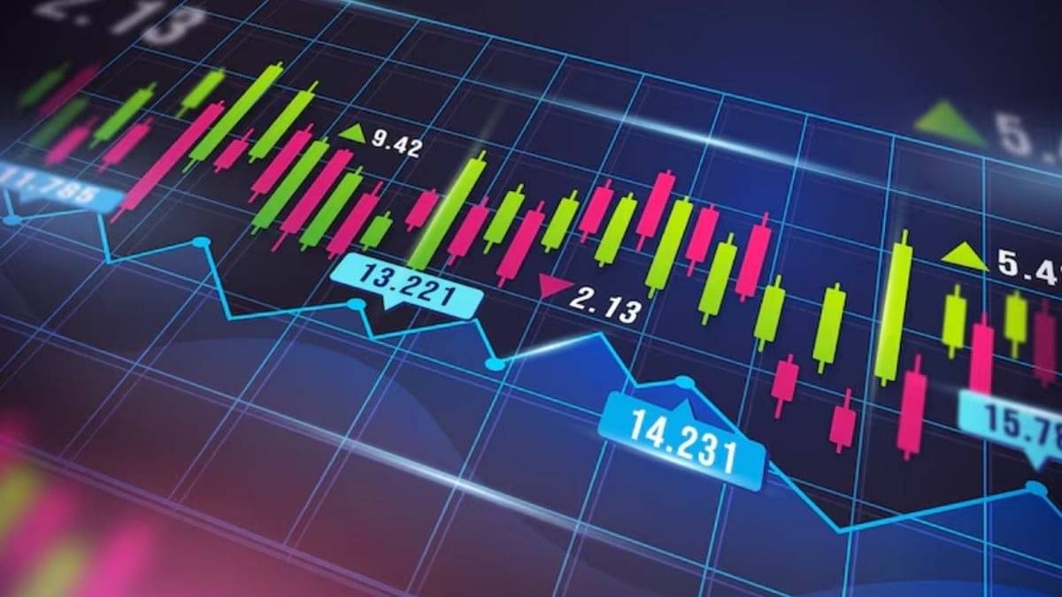 Asian Shares Fall, Gold Sets New Record As Banking Fears Weigh