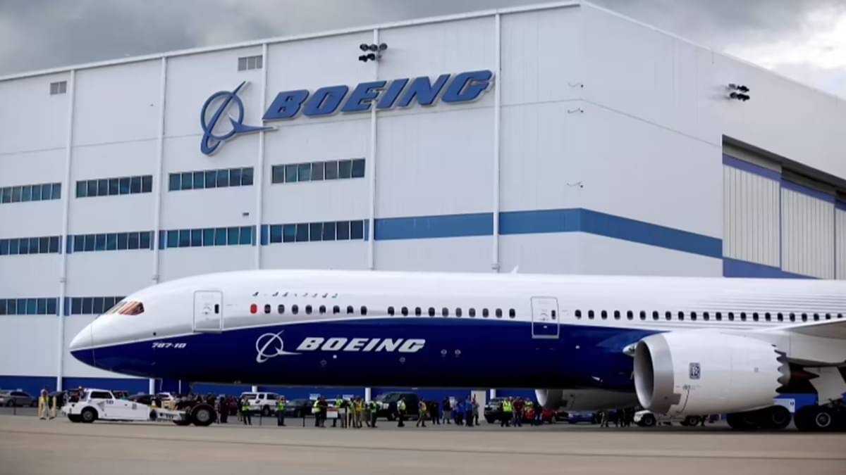 Trump Threatens China With Export Controls On Boeing Parts