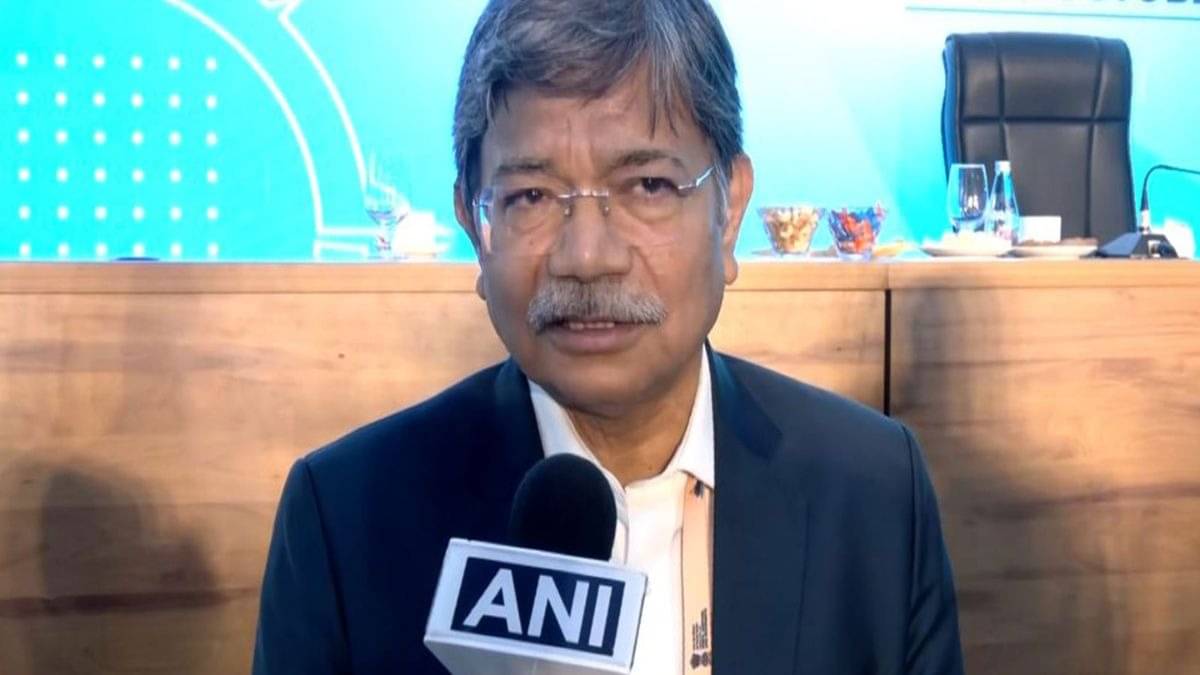 Kandla Port to Become Green Fuel Hub with ₹1.8 Lakh Crore MoUs for Methanol, Hydrogen, Ammonia Production and Shipbuilding Support