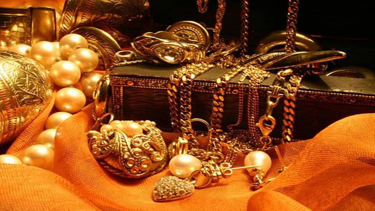 Gold Prices On Diwali 2025: Check Yellow Metal Rates In Mumbai, Delhi, Kolkata And Key Cities