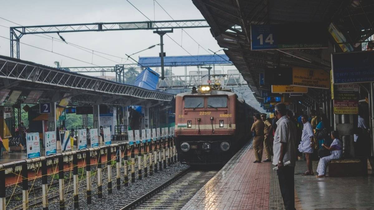 Indian Railways’ Diwali 2025 Gift: Platform Tickets Suspended at 15 Stations for Festive Rush