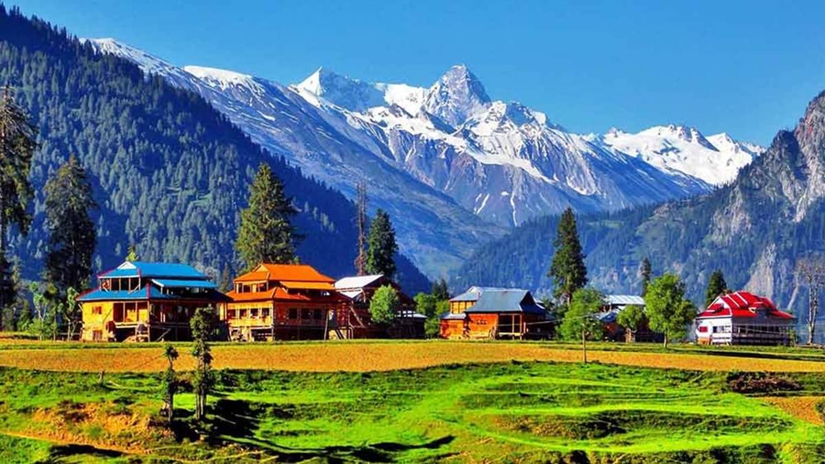 Delhi AQI Crosses 350: Visit These Stunning Hill Stations For Fresh And Clean Air