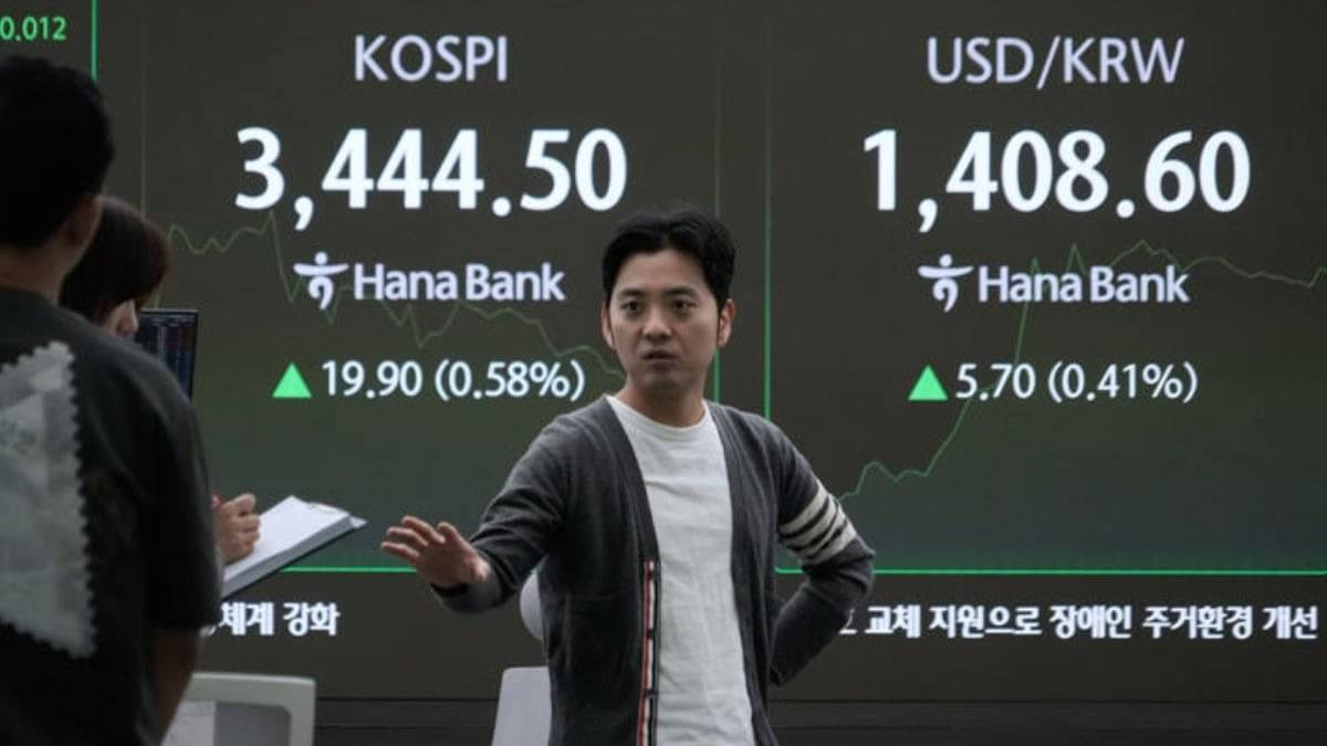 World Shares Are Mixed As A US Government Shutdown Adds To Uncertainty