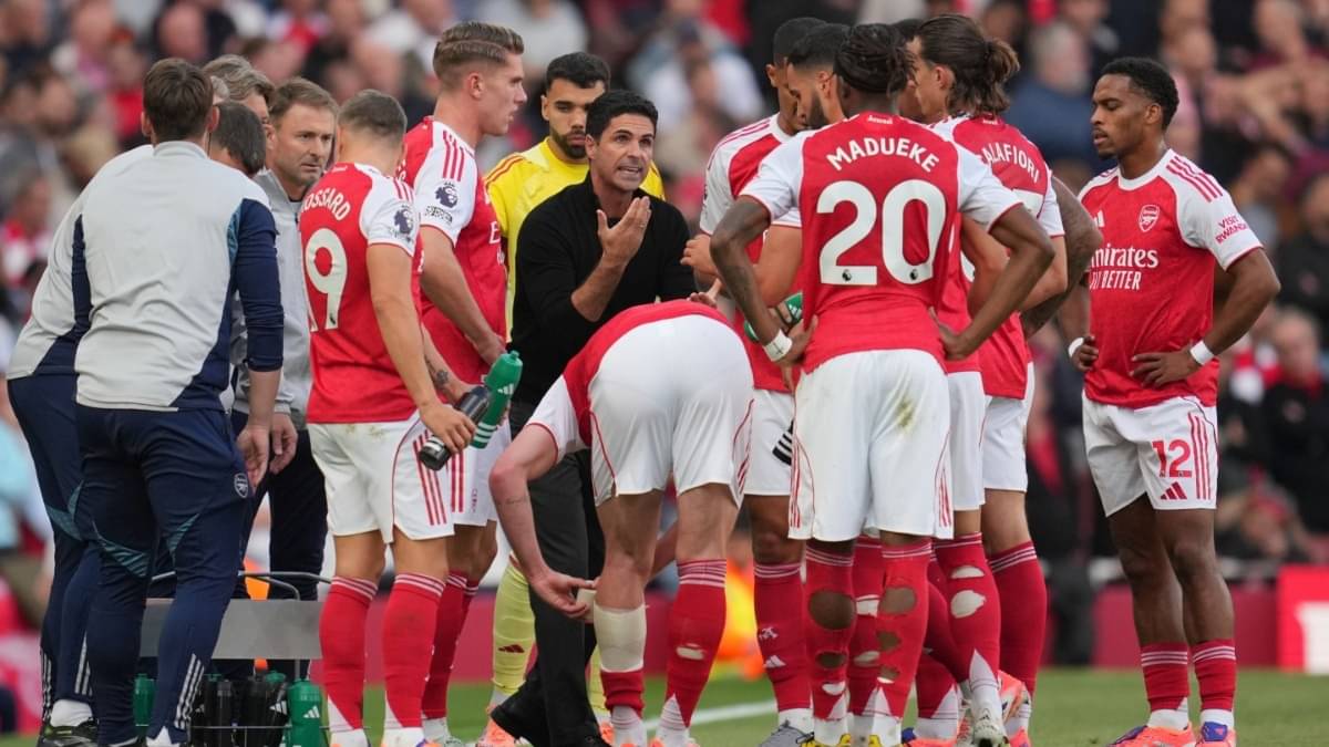‘You Don’t Want On Your Shoulder’: Former Barcelona Star Issues Warning To Arsenal Over Premier League Title Race