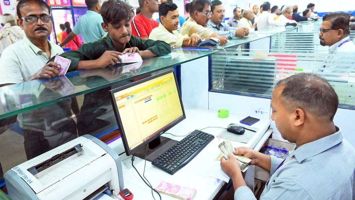 Credit Card Spending in India Surges 23% to ₹2.17 Lakh Crore in September 2025″