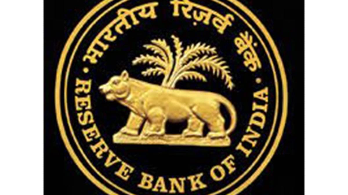 India’s Forex Reserves Drop By $6.9 Billion, Still Near Record High Of $704.9 Billion