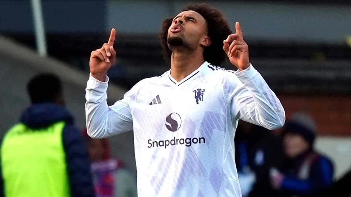 Manchester United Comes Back To Beat Crystal Palace As Zirkzee Stunner Ends Goal Drought