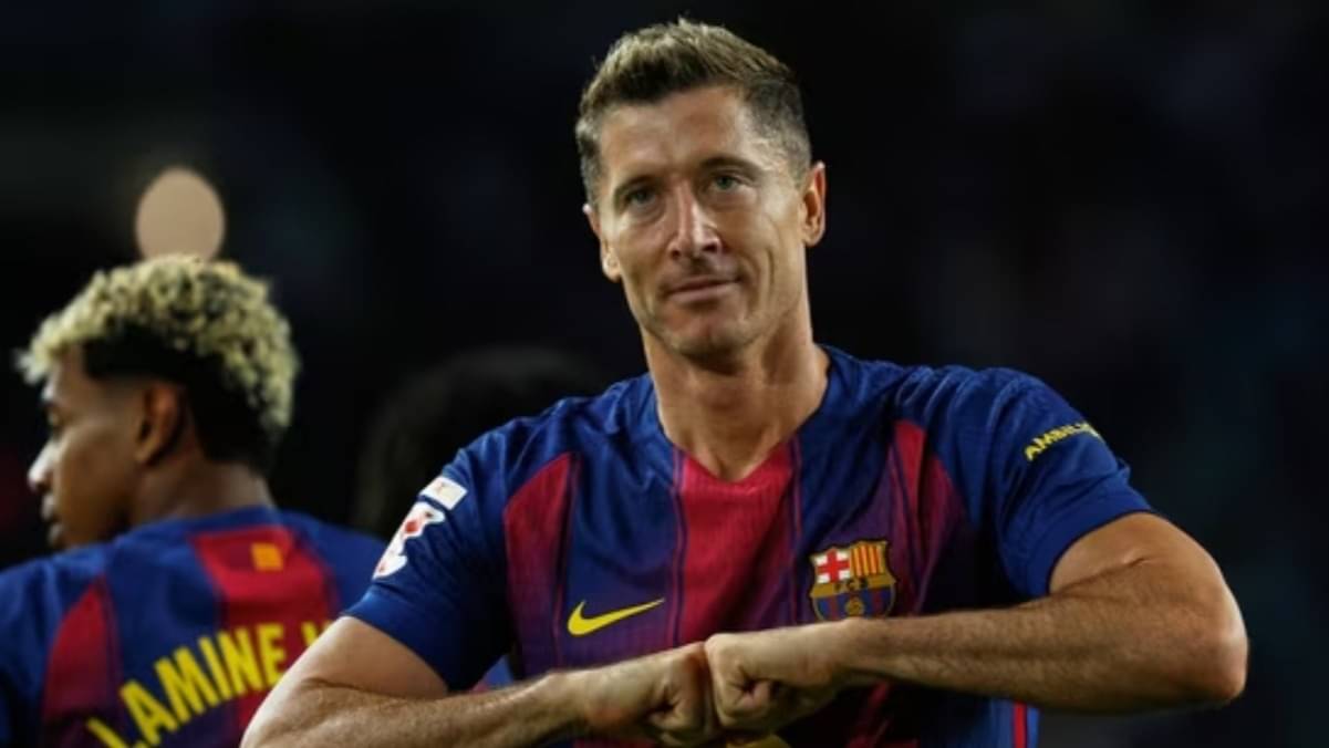 Robert Lewandowski Responds To Barcelona Exit Rumors