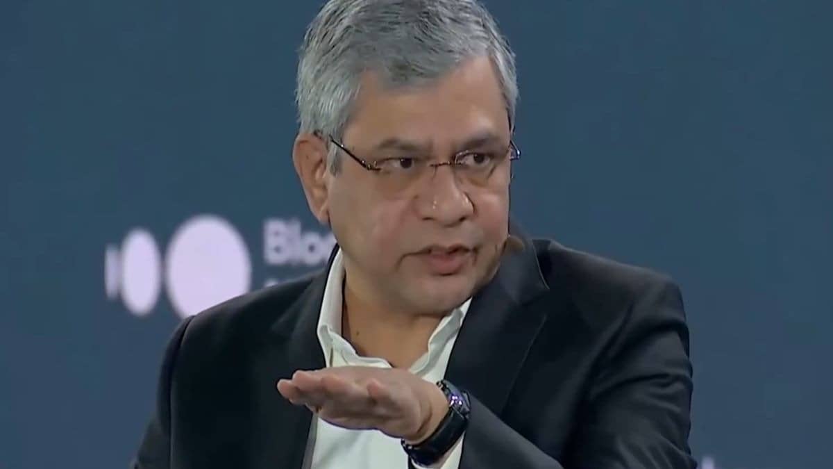 India Democratizes AI with IndiaAI Mission and National Common Computing Facility, Says Union Minister Ashwini Vaishnaw