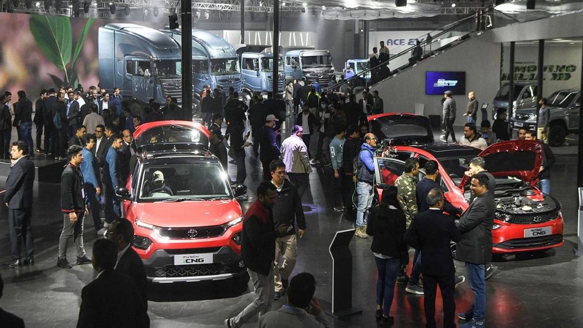 India’s Auto Sector Shifts Gears in November 2025: Broad-Based Growth Across PVs, 2Ws, CVs and Tractors