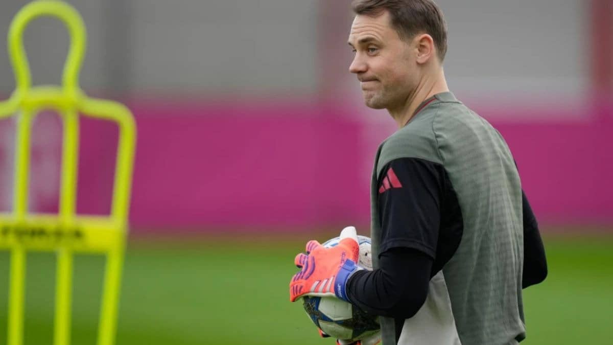 Bayern Munich Goalkeeper Manuel Neuer Set To Miss Last Game Of Year With Hamstring Injury
