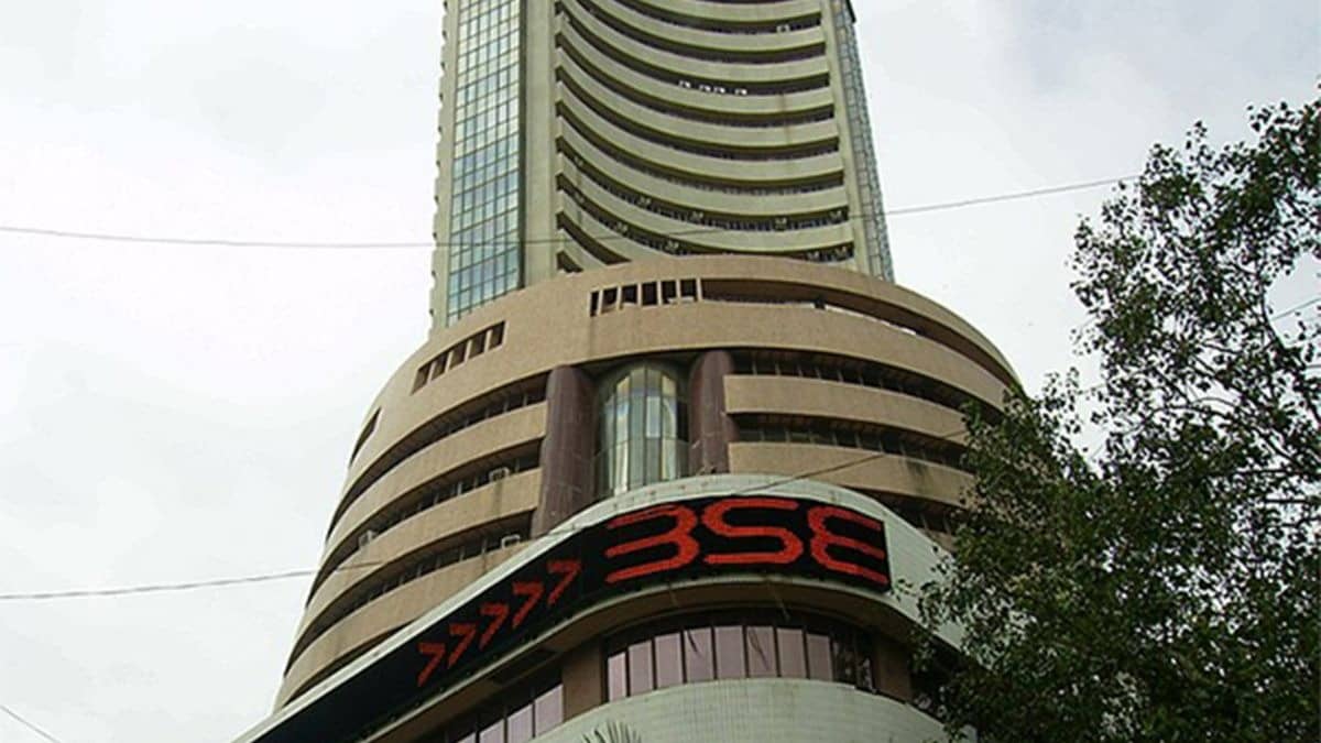 Indian Stock Markets Open Flat, Fed Rate Cut Will Be Dominant Theme This Week: Experts