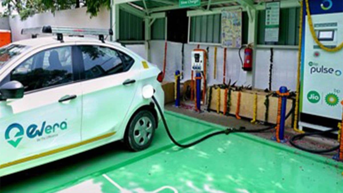 India EV Charging Boom 2025: 27,432 Stations at Petrol Pumps, 19.24% Ethanol Blending Milestone