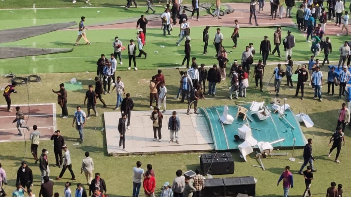 ‘Minister Got Photos, We Couldn’t Even Get A Glimpse’: Angry Fan Lash Out Over Messi’s Kolkata Event Chaos