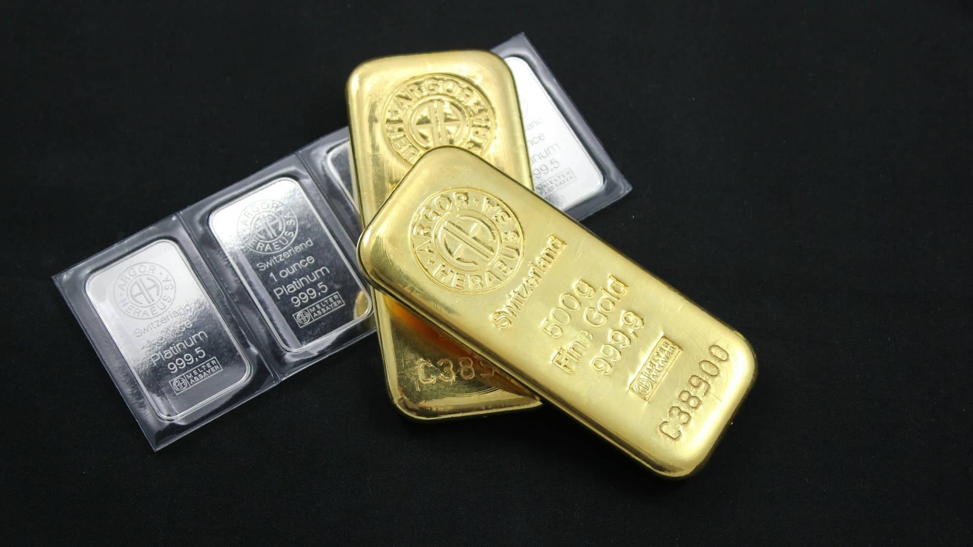 Gold Rises On Softer Dollar, Yields As Markets Eye US Jobs Data; Silver Steadies