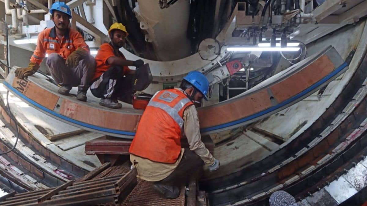 India’s Industrial Production Growth Slows to 0.4% in October 2025 Amid Weather and Festive Impact