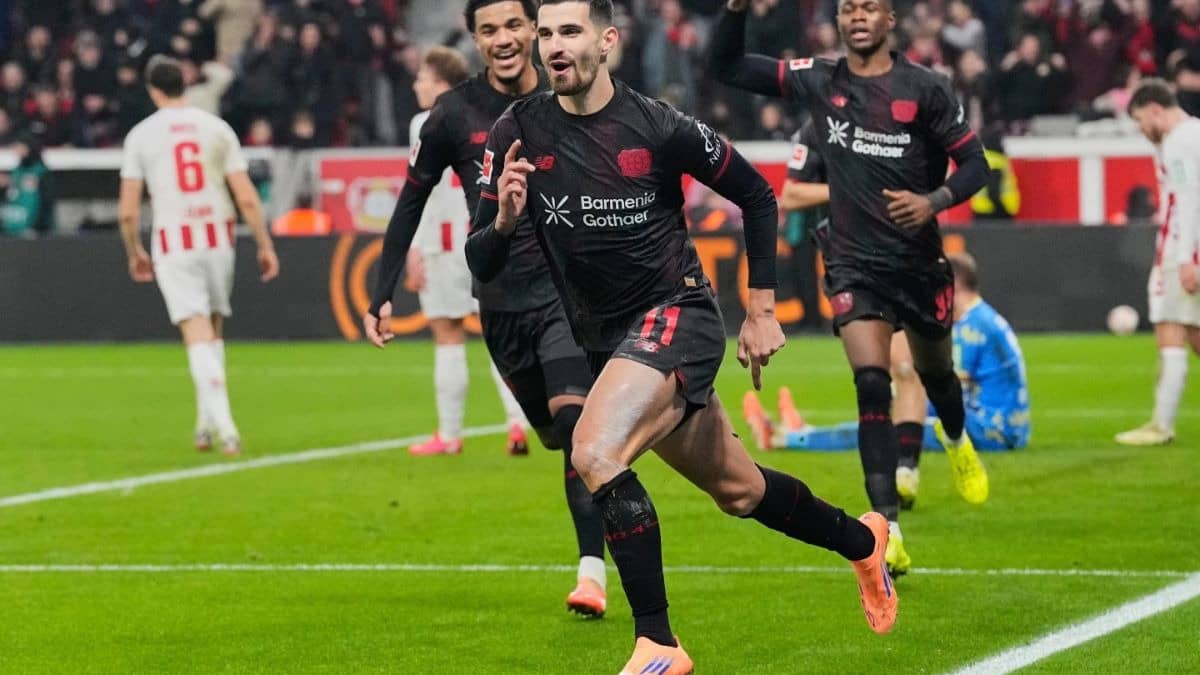 Martin Terrier’s Spectacular Backheel Sets Up Leverkusen’s Derby Win Over Cologne Amid Fan Protests