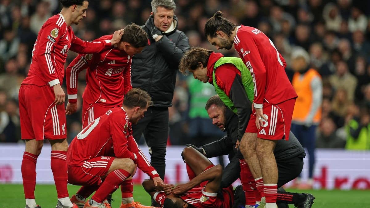 Liverpool Manager Arne Slot Provides Injury Update On Alexander Isak After Spurs Clash In Premier League