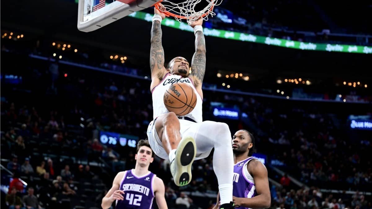 Leonard Scores 33 As Clippers Extend Win Streak To 5 With 131-90 Rout Of Kings