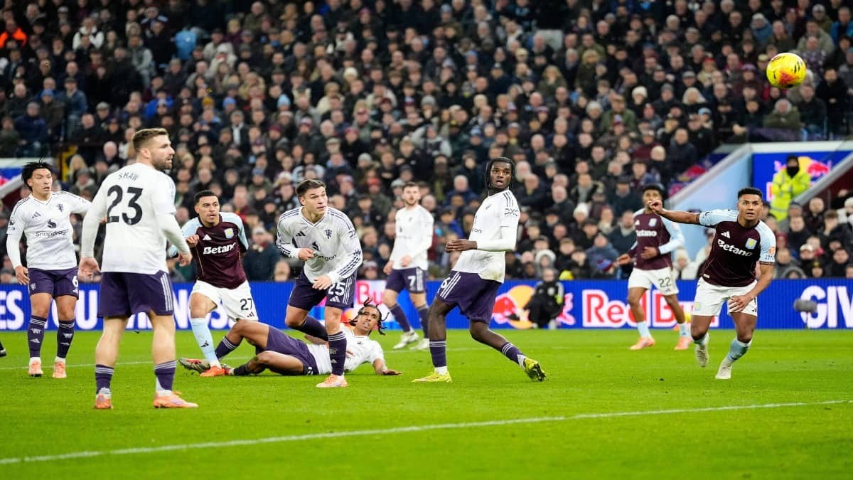 Roy Keane Singles Out Manchester United Star After Aston Villa Defeat: ‘You Have To Roll Your Sleeves Up’
