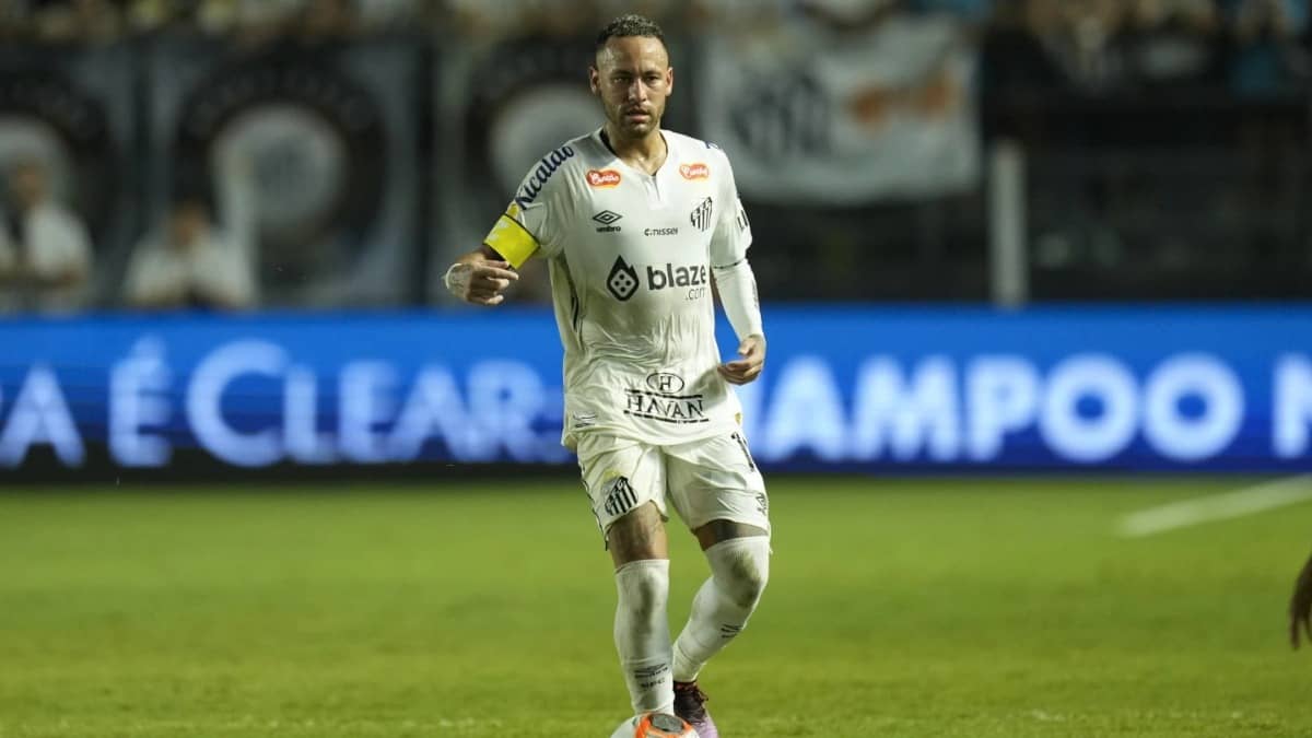 Neymar Helps Santos Avoid Relegation, Says He Will Have Knee Surgery