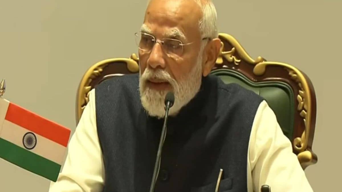 PM Modi Invites Russia: ‘Come, Make in India’ for EVs, Pharma, Defence & Global South Boom