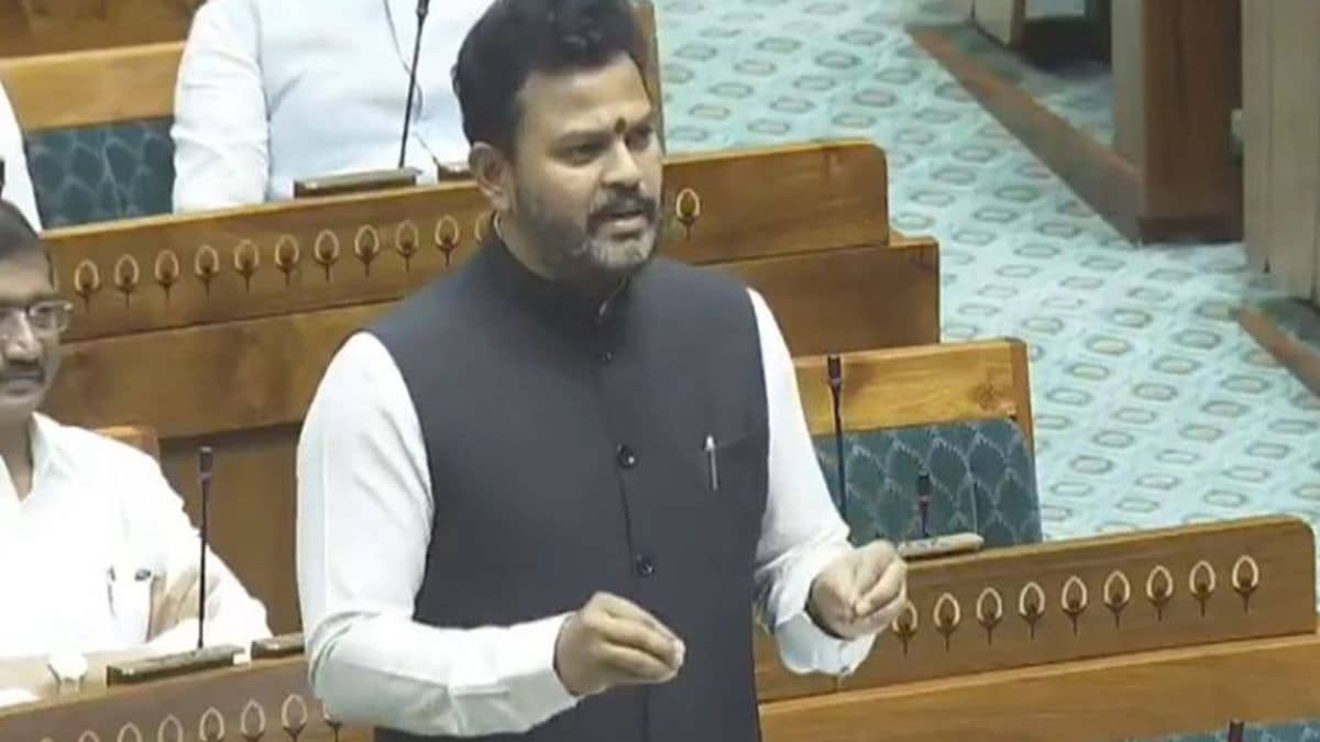 Aviation Minister Signals Airfare Caps Amid IndiGo Crisis Surge