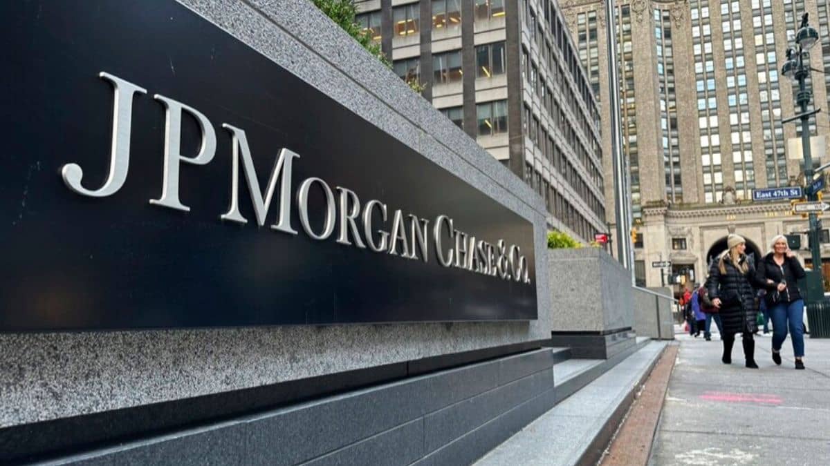 Does Trump Have a Case Against JPMorgan For Closing His Accounts?