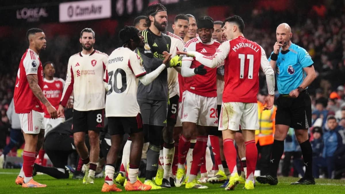 Gabriel Martinelli Sorry For ‘Heat Of The Moment’ Conduct Toward Injured Bradley In Arsenal-Liverpool Match