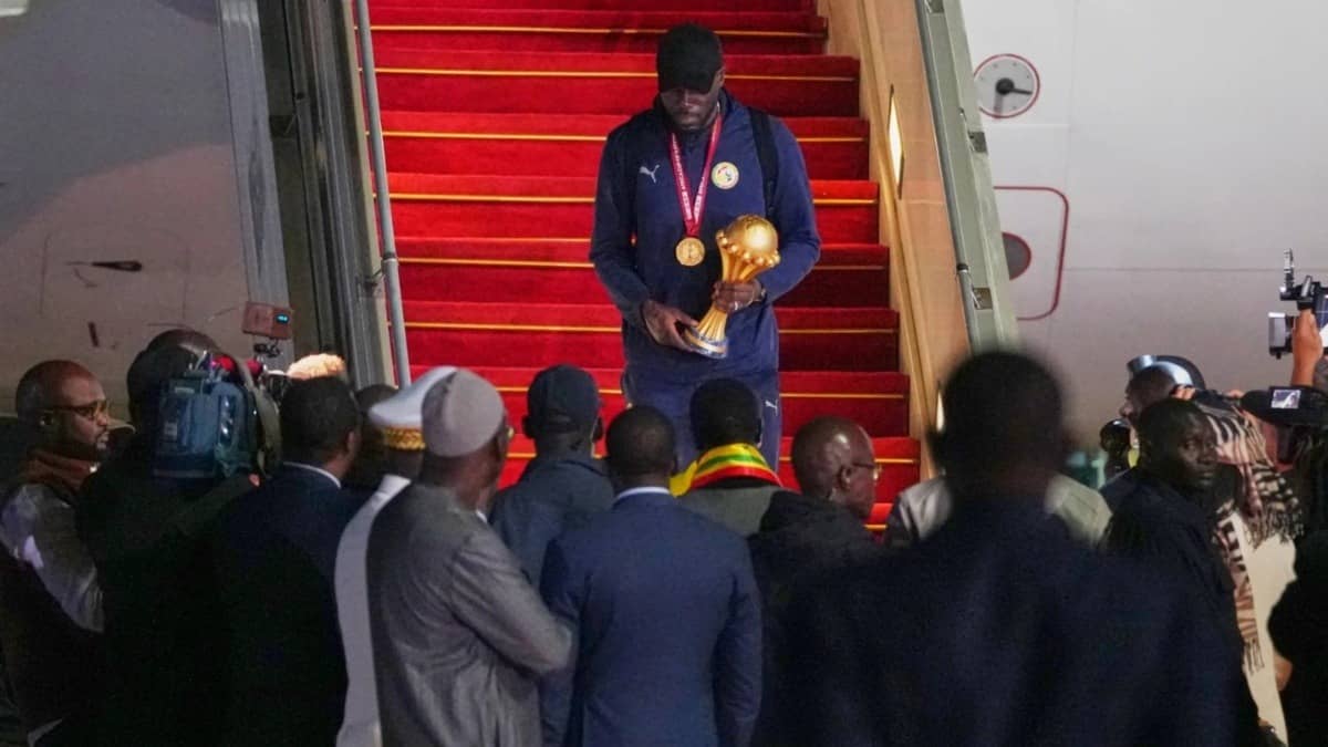 Senegal President Greets Team As Triumphant Players Receive Heroes Welcome In Dakar