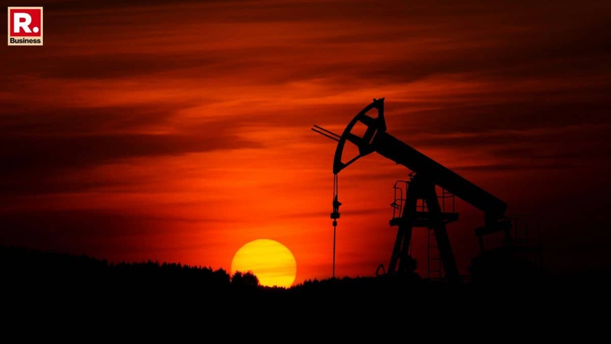 Oil Drops as US, Iran Pledge to Continue Talks