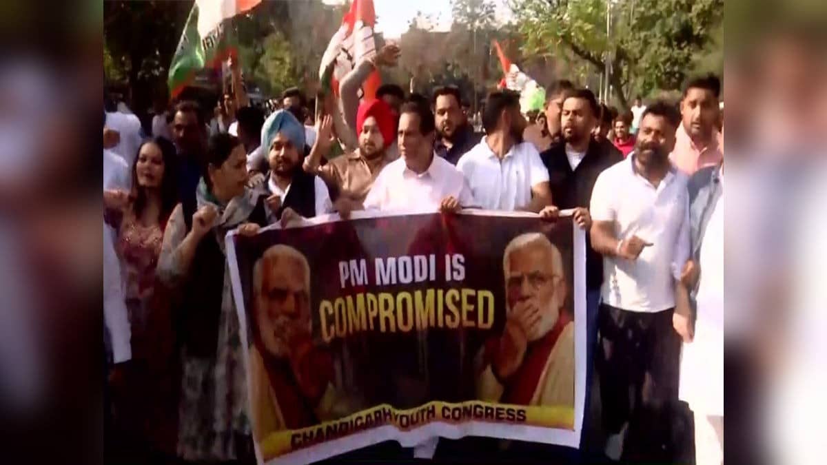 Chandigarh: Youth Congress Members Protest Against PM Modi; Police Uses Water Cannon