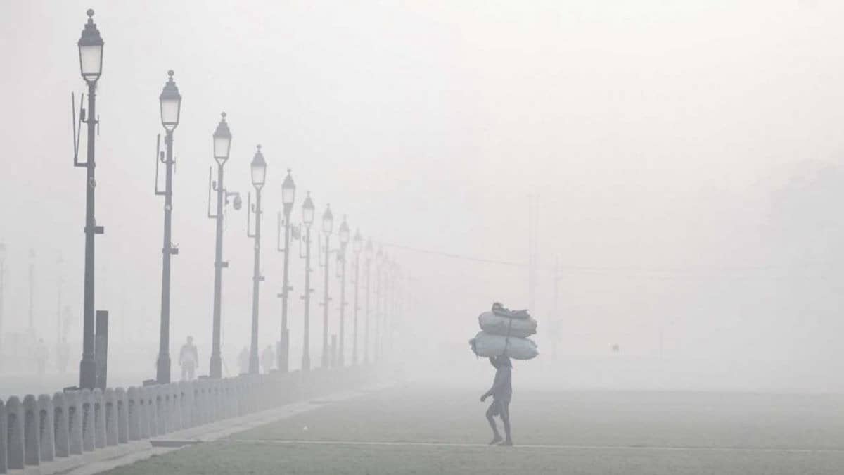 Delhi Wakes Up To Slight Improvement In Air Quality, AQI Recorded At 213