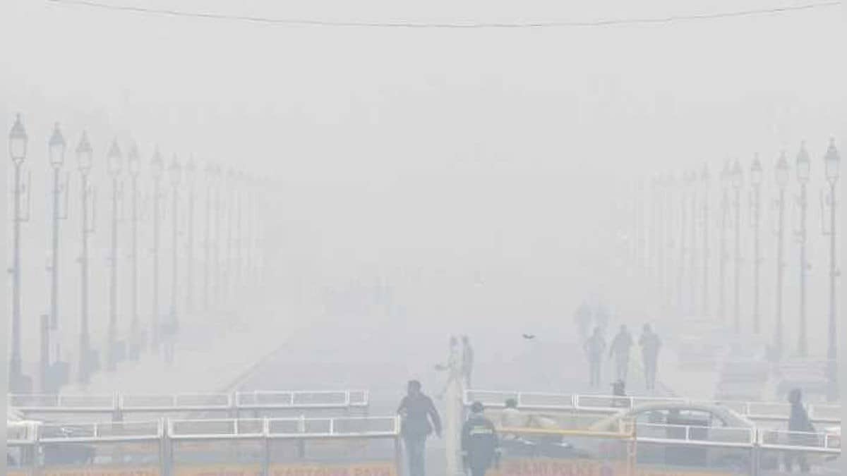 Thick Fog Engulfs Delhi-NCR as Air Quality Turns ‘Very Poor’, AQI Stands at 312