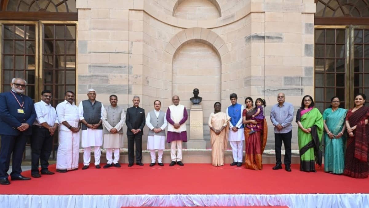 India Reclaims Heritage By Removing Colonial Traces: C. Rajagopalachari’s Statue Replaces Lutyens at Rashtrapati Bhavan