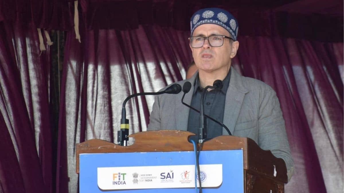 J&K CM Calls for Snowmaking Infrastructure Amid Climate Concerns at Khelo India Games