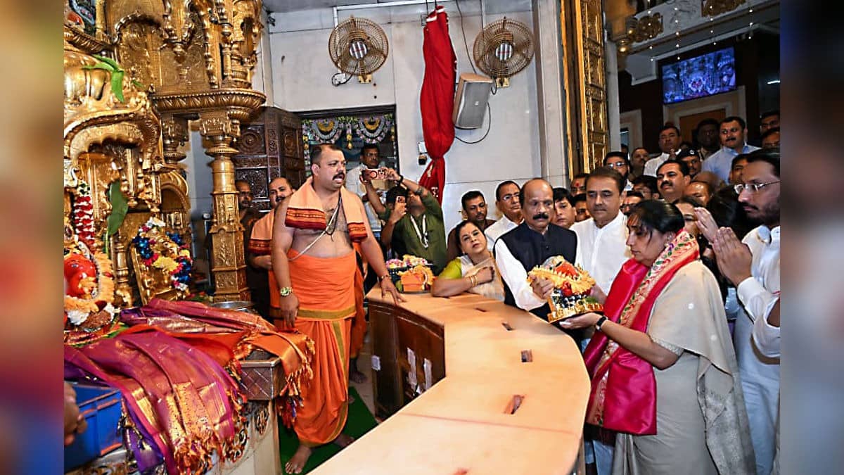 NCP Leader Sunetra Pawar Takes Charge as Maharashtra Deputy Chief Minister