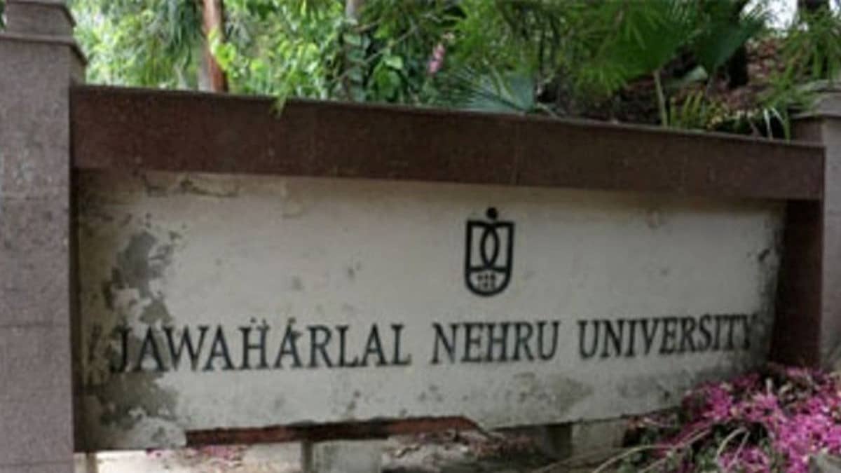 Night of Unrest at JNU: Clashes Break Out Between ABVP and JNUSU After Week-long Strike