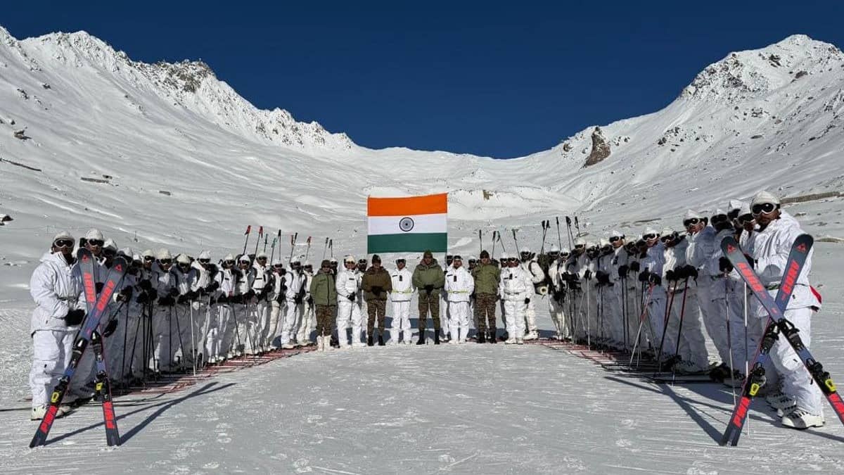 Northern Army Commander Reviews Combat Readiness in Ladakh, Chairs Security Coordination Meeting in Kashmir