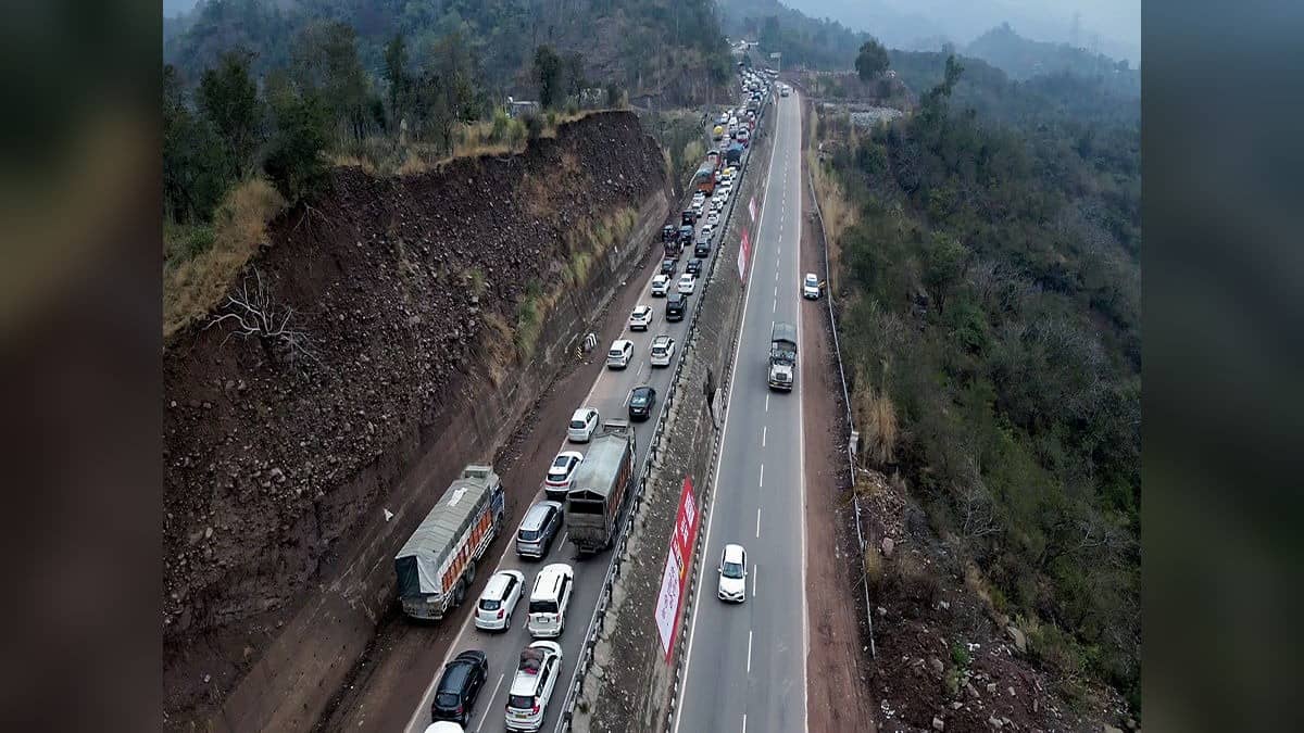 ‘Peer Ki Gali’ Opens Mid-Winter For The First Time After Snow Clearance Operation In J&K