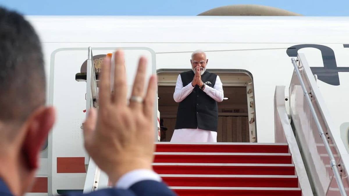 PM Modi Departs For India After Concluding Two-Day Malaysia Visit