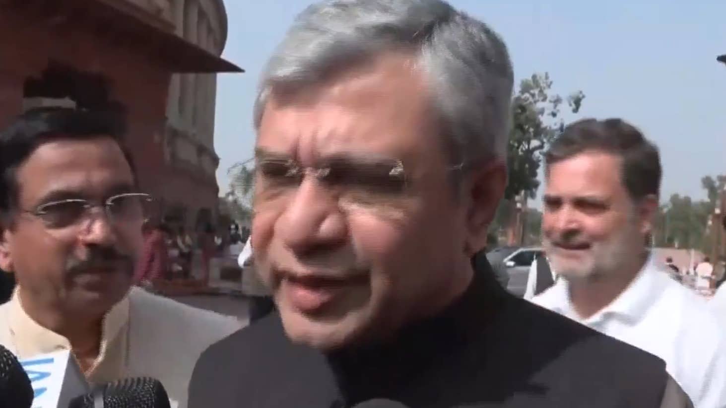 ‘Let’s Do It Together’: Rahul Gandhi Cuts Into Ashwini Vaishnaw’s Outside Parliament | Watch