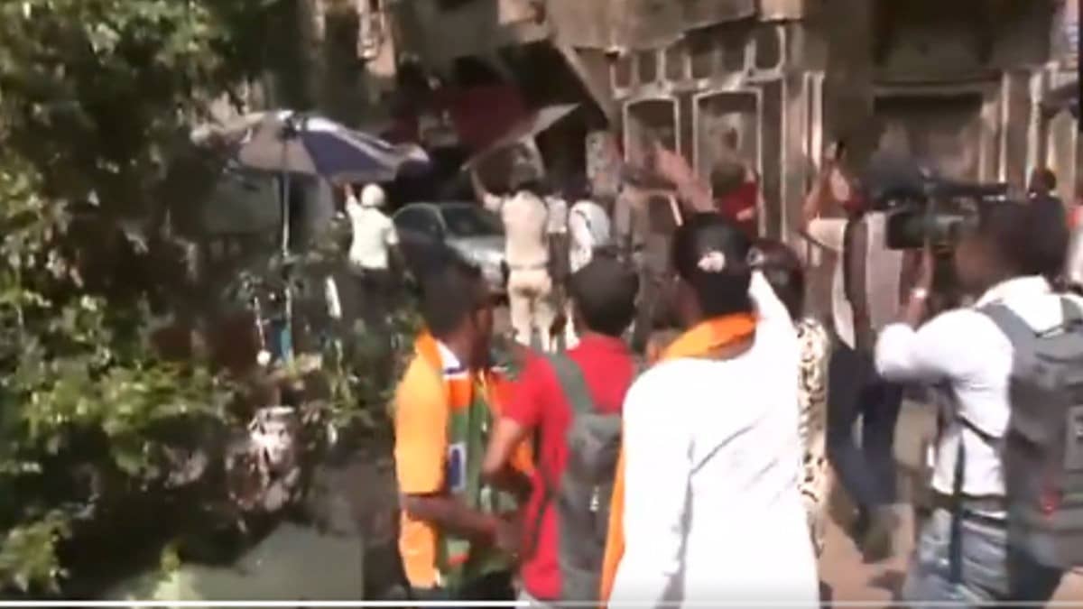 Bus Carrying BJP Workers To PM Modi’s Kolkata Rally Allegedly Targeted By TMC, Clash Erupts At Girish Park