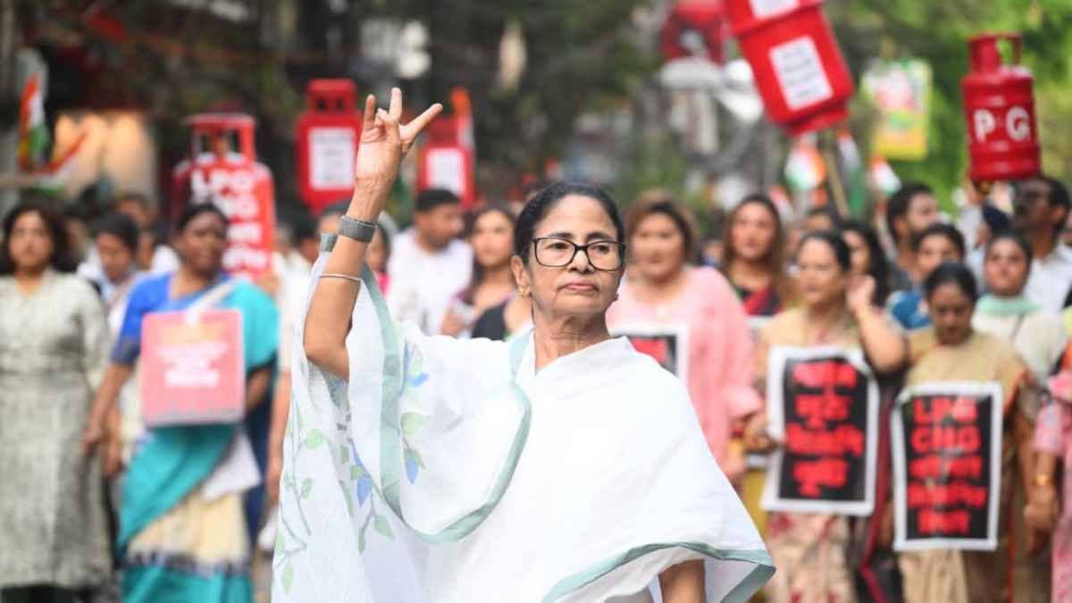 ‘Come Attack My House, We Know How To Resist’: Mamata Fumes at BJP in Kolkata LPG Rally