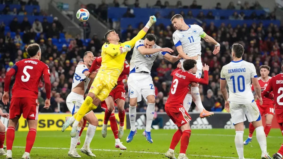 Edin Dzeko Is A Familiar Face For Italy’s Defenders In FIFA World Cup Playoffs At Bosnia